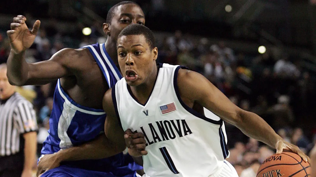 Kyle Lowry 在大學時期於維拉諾瓦大學的比賽中突破